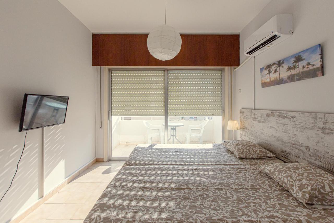 Furnished Seafront Studio Larnaca Luaran gambar