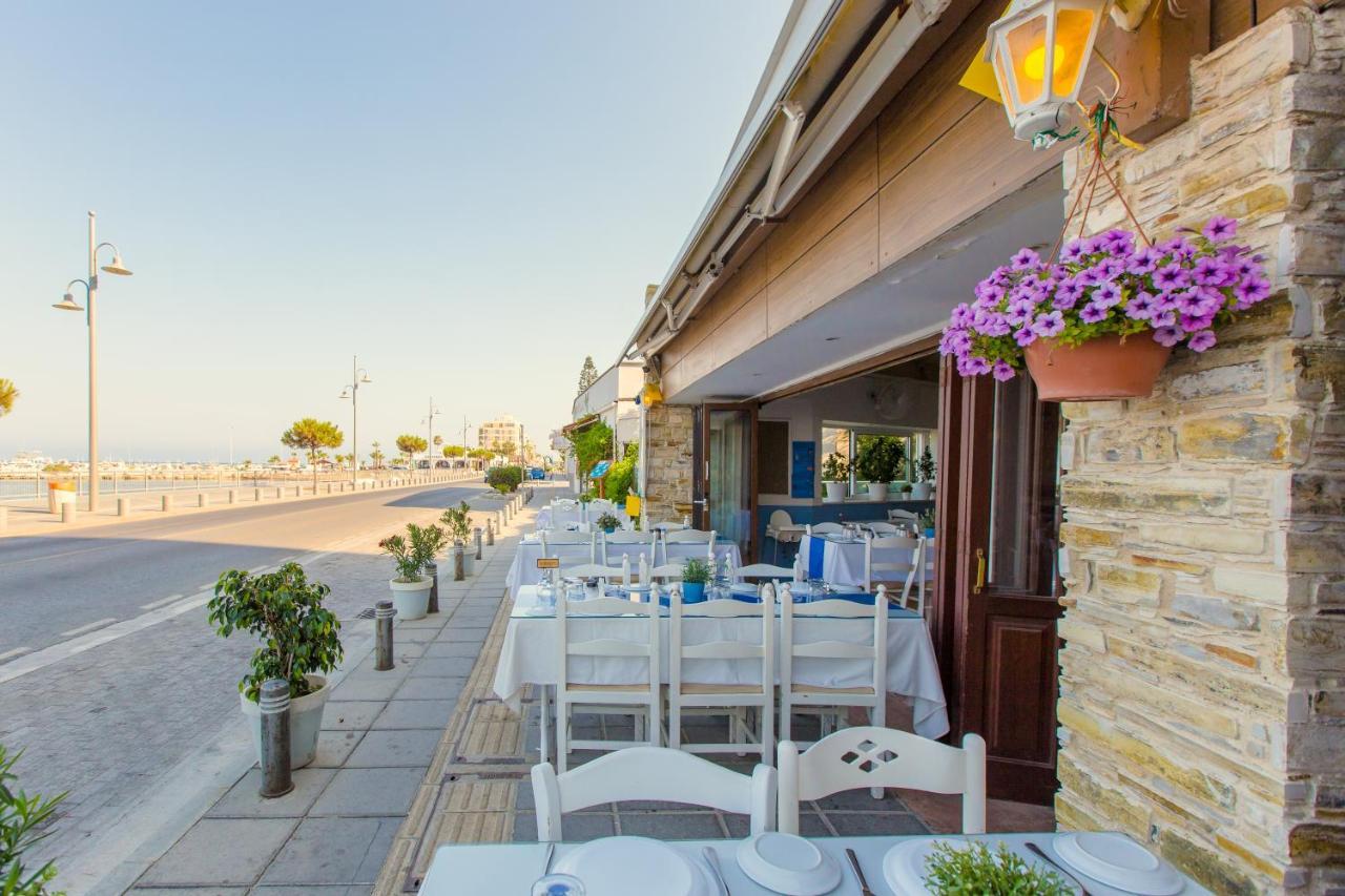 Furnished Seafront Studio Larnaca Luaran gambar