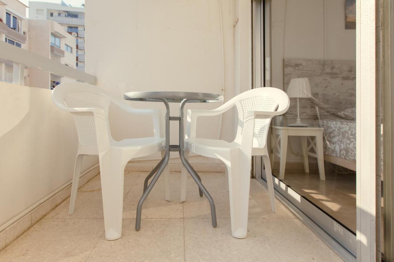 Furnished Seafront Studio Larnaca Luaran gambar